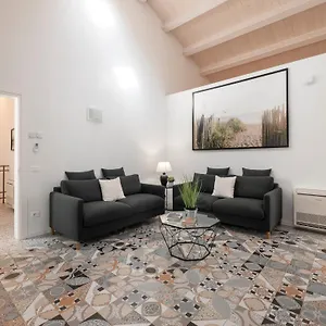 https://zuara9room-rimini.emilia-romagnahotels.net